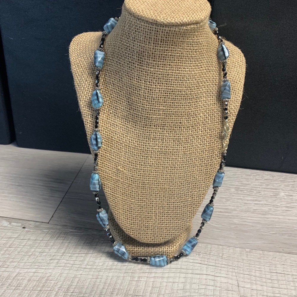 Blue Swirl Glass Bead Necklace Black Faceted Accents Silver Tone 24 Inch 4475